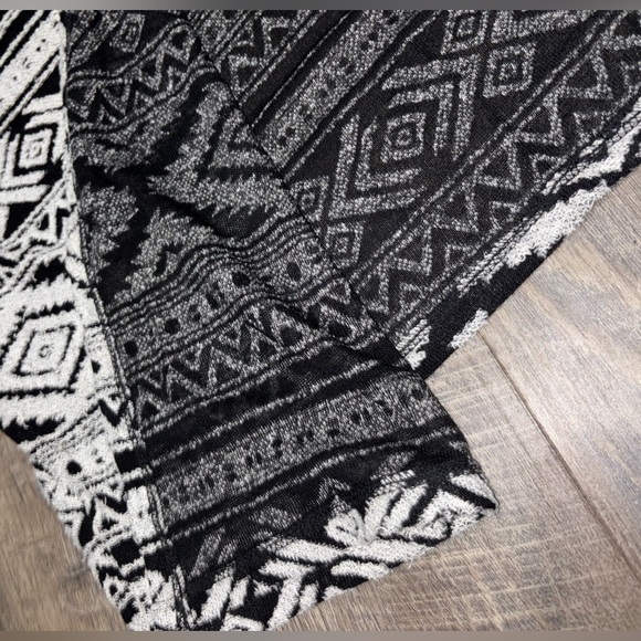 Tribal Open Front Dolman Cover Up By, BONGO
Medium - Picture 9 of 10